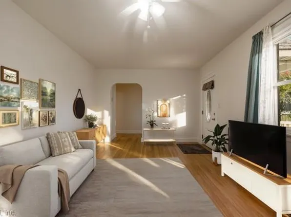 25 Gibson Rd, Hampton, VA 23669