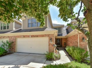 813 King Henry Ln, St Charles, IL