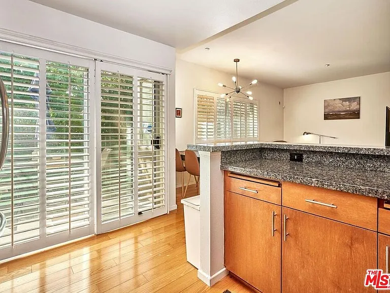 2864 Sunset Pl #206 — Photo 8