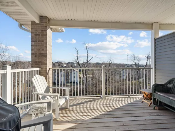 2863 Spring Rose Cir APT 304, Coralville, IA 52241