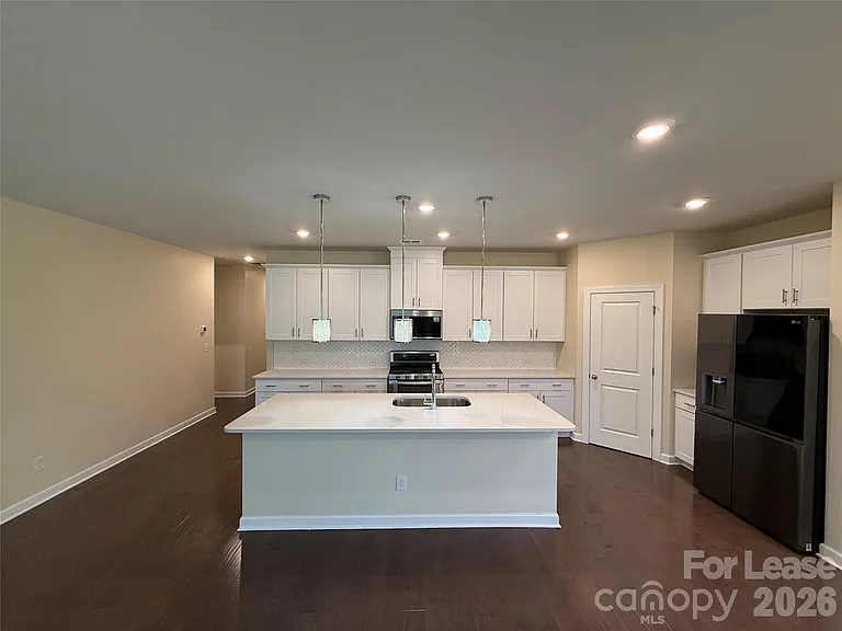 11838 Red Leaf Dr — Photo 6