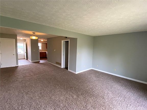 3rd image of 549 N Broad St