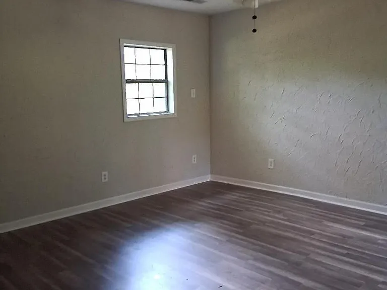 1116 Potter Ave — Photo 6