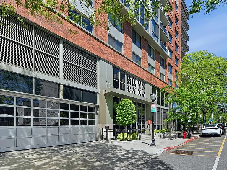 800 Jackson St — Photo 32