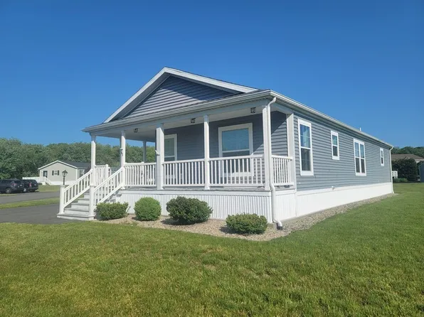 43 Kendall Ct, Raynham, MA 02767