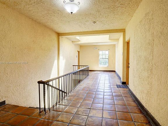 5th image of 934 Michigan Ave APT 305