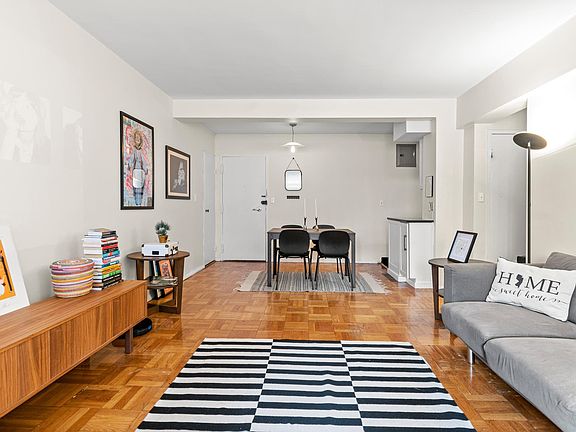 4th image of 305 E 72nd St #11D