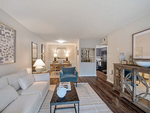 3rd image of 203 Breckinridge Sq #2-27