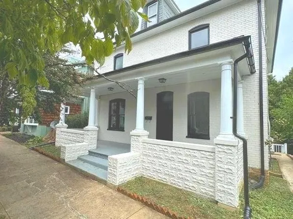 327 N Mildred St, Charles Town, WV 25414