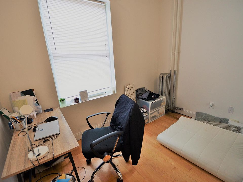 2nd image of 70 Westland Ave APT 3B