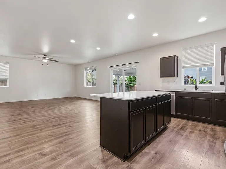 7003 Alta Vista Dr SE — Photo 12