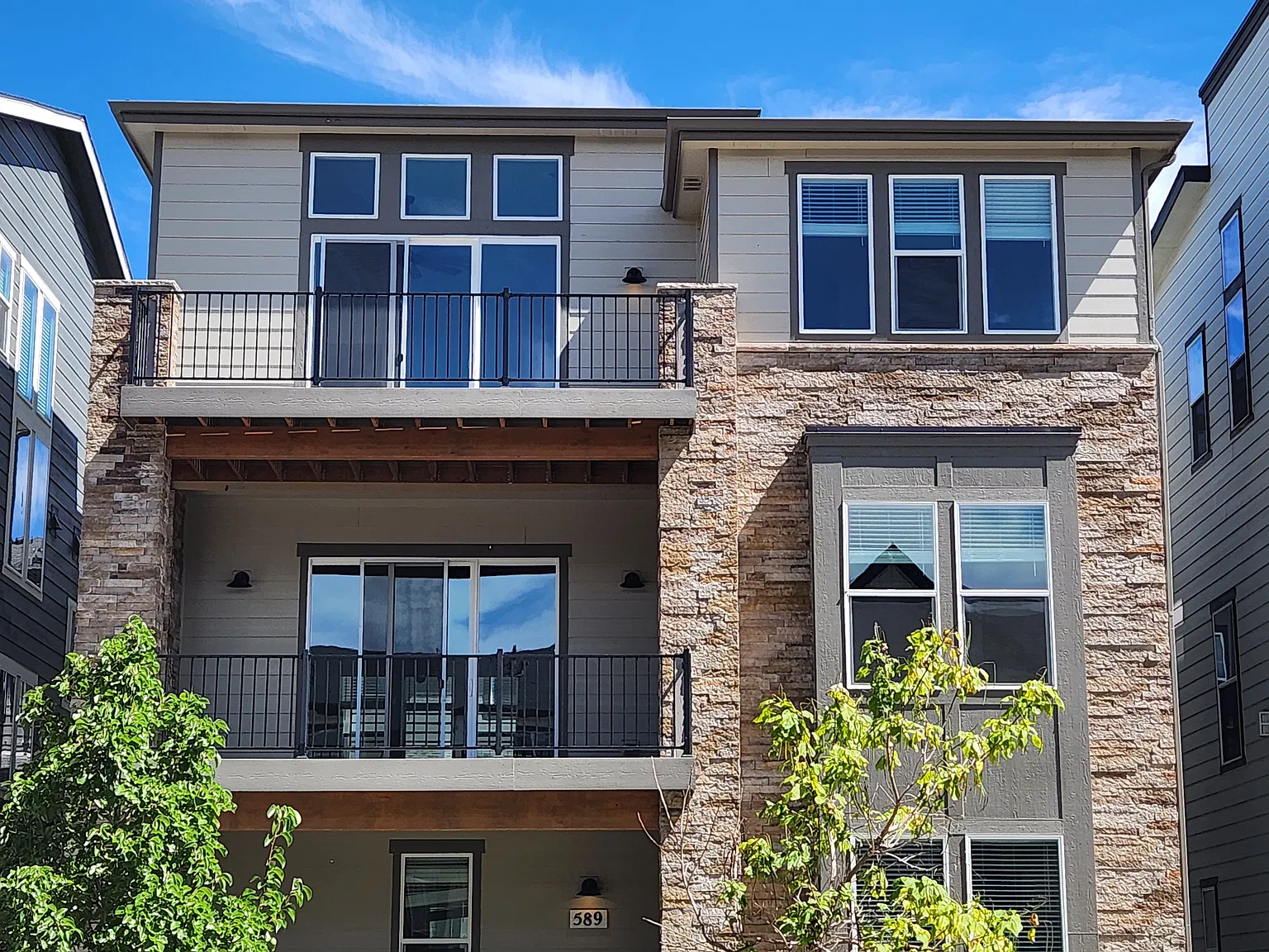 4 bed, 3.5 bath, 2483 sqft, $4,300 — Photo 1