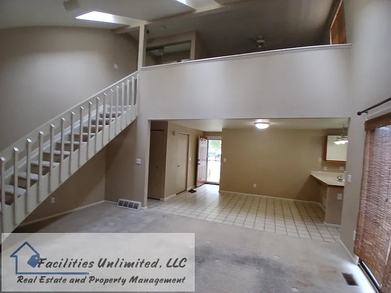 4519 Seaway Cir — Photo 4