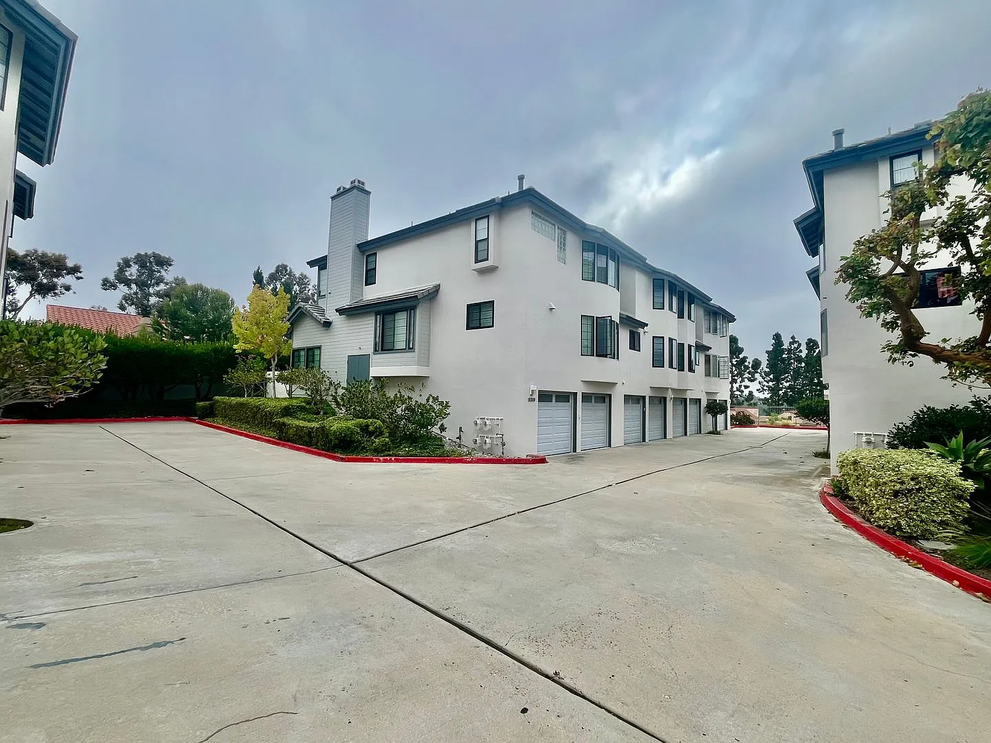 Beautiful 2bd/2bath townhome in Cambridge Terrace Community. — Photo 2