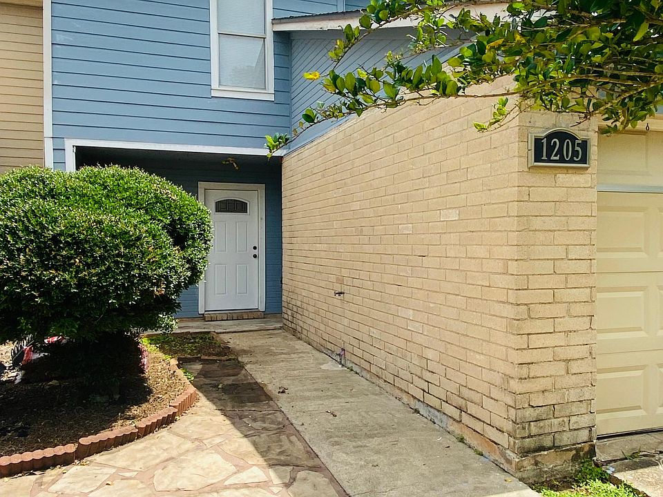 1205 Dennis Ave 1336 sqft 3 bedroom 1 1/2 bath