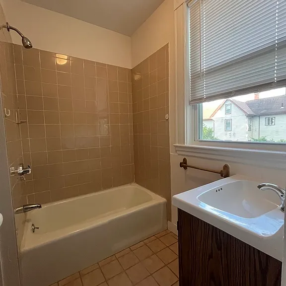 115 Upham St #2 — Photo 14