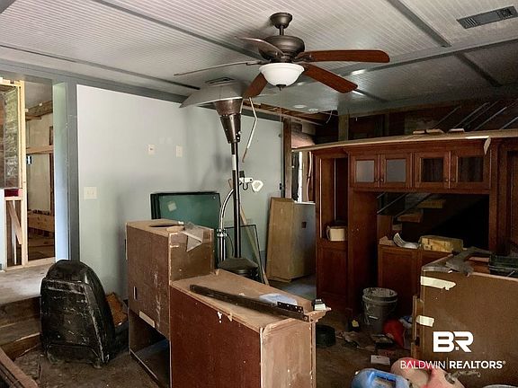 4th image of 8020 Lott Rd