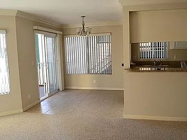 Dining area/kitchen