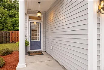 146 Chapel Lk S — Photo 2