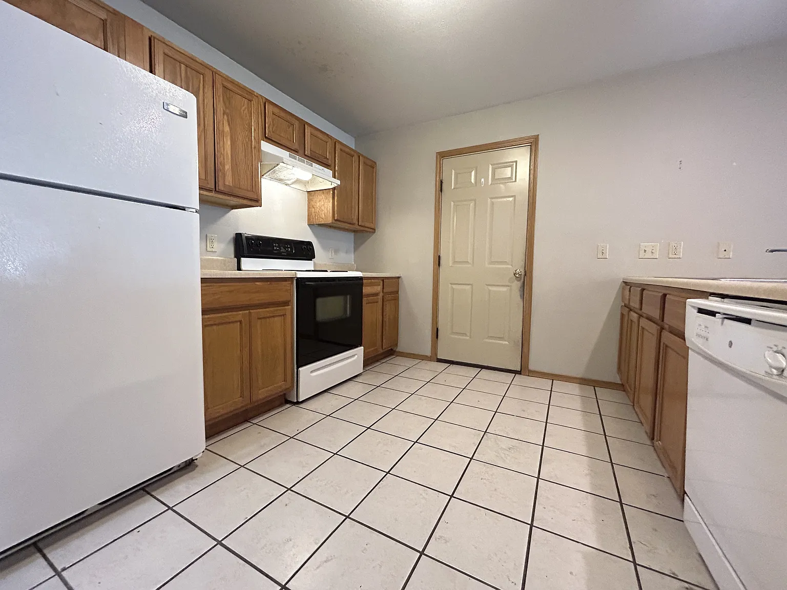 962A Remington Dr — Photo 2