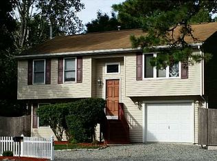 171 Oakland Beach Ave, Warwick, RI 02889