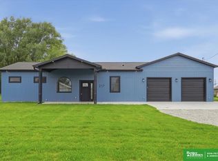 217 Cherry St, Nickerson, NE 68044