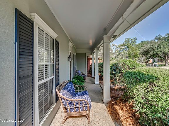 2nd image of 115 Azalea Cir