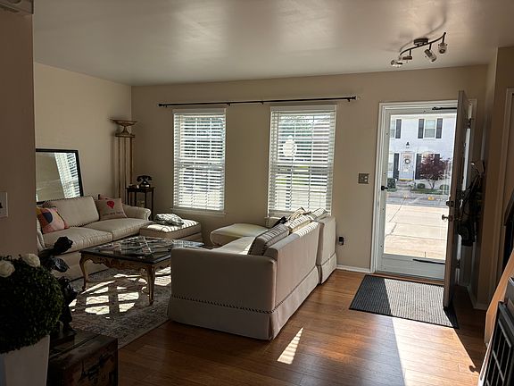2nd image of 37579 Charter Oaks Blvd
