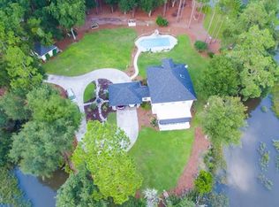 1854 Laurel Oak Dr, Kingsland, GA 31548