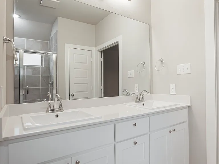 318 Waters Ridge Dr — Photo 14