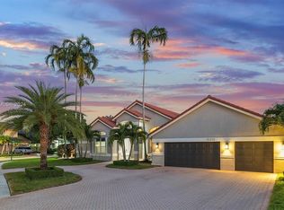 15210 Laurel Ln N, Pembroke Pines, FL 33027