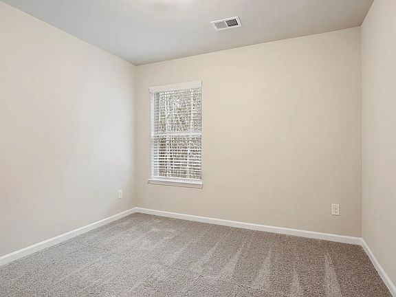 3rd image of 305 Skipjack Ct