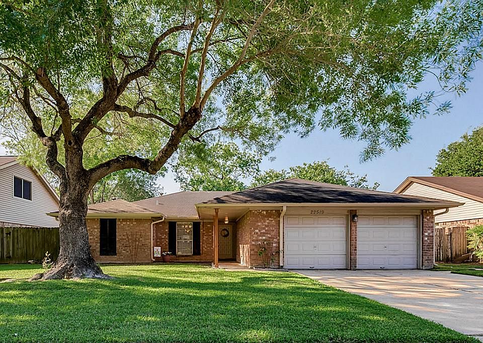 1st image of 22519 Elsinore Dr