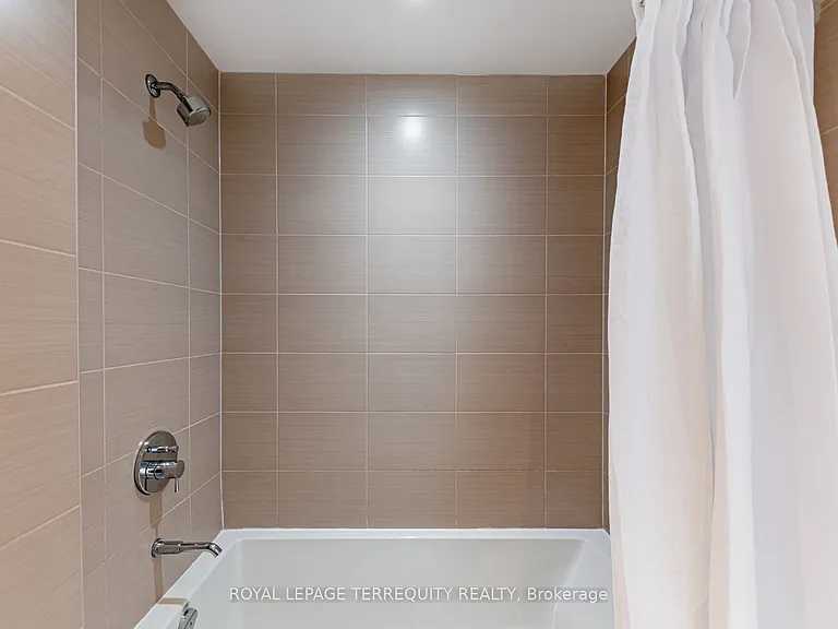 1 Market St #1410 — Photo 18