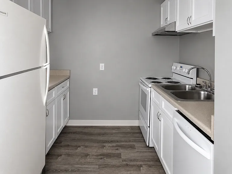 1102 Salem Ave #1J — Photo 13