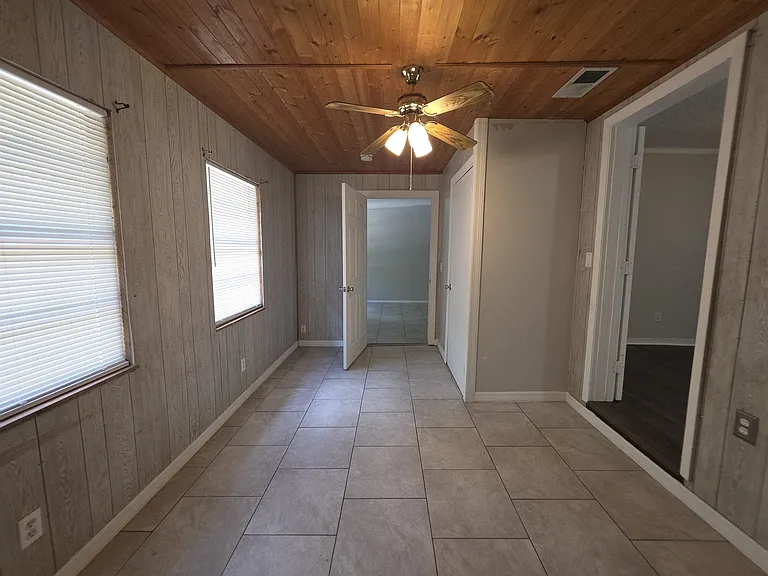 843 Grove Ave — Photo 24