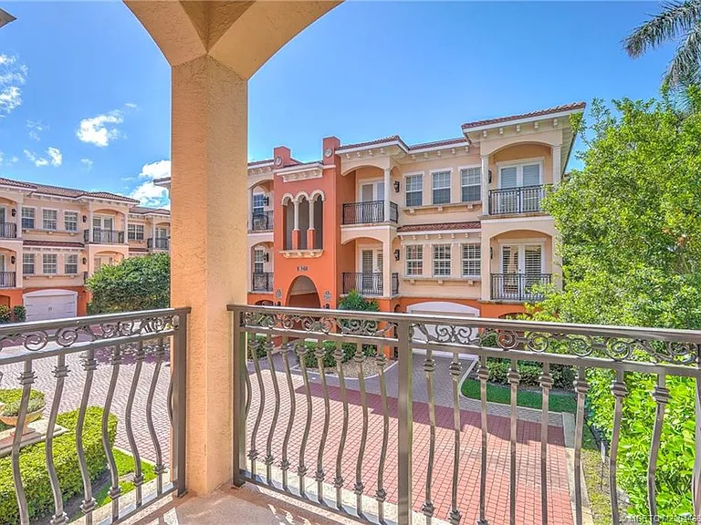 1528 NE Outrigger Landings Dr #208 — Photo 50