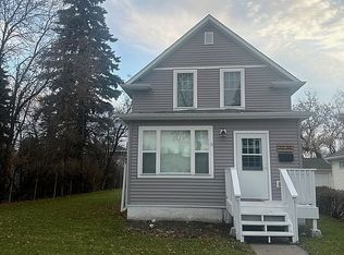 1034 6th St NE, Devils Lake, ND 58301