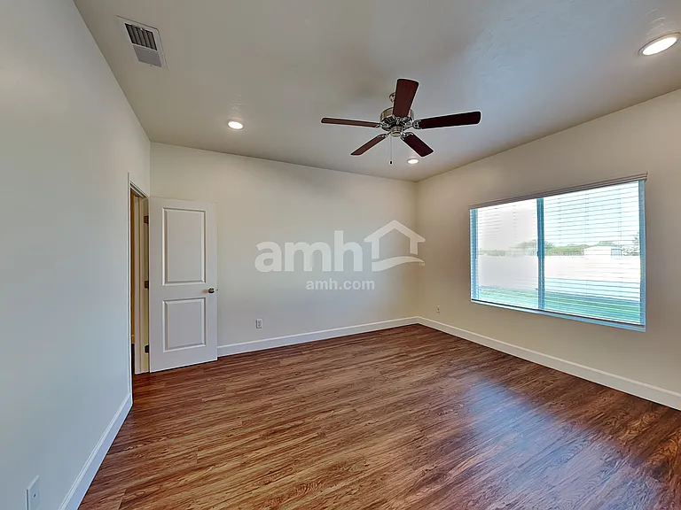 1829 N Montgomery Way — Photo 9
