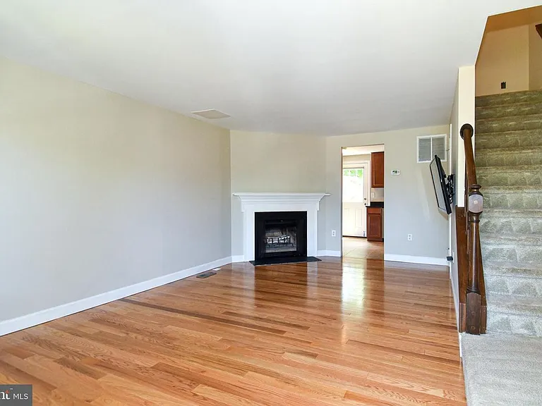 27 Marian Ct — Photo 9
