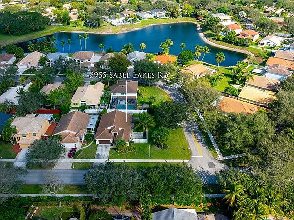 2nd image of 3955 Sabal Lakes Road