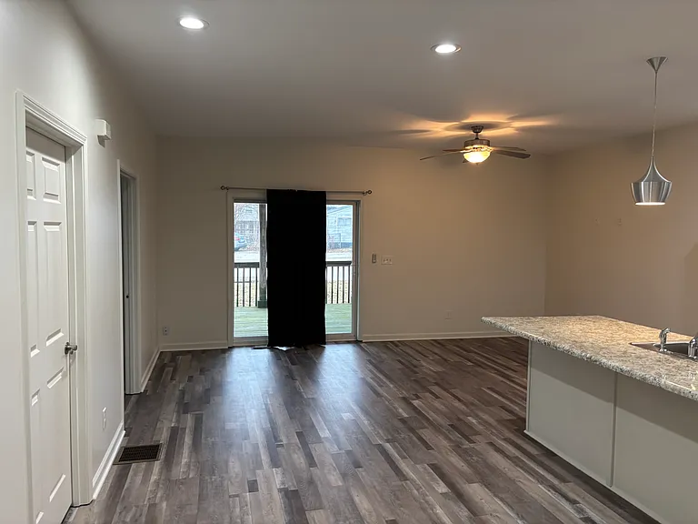 603 W Seminary Ave #A — Photo 4