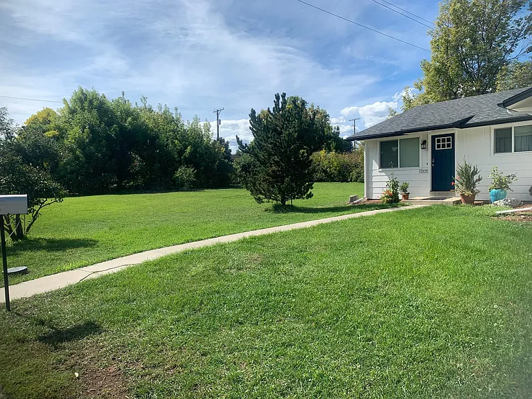 1005 Yank St — Photo 9