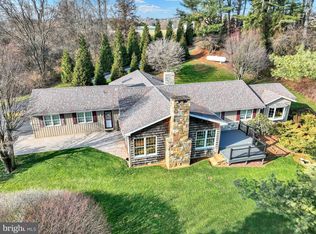 51 Arnold Ln, York, PA 17406