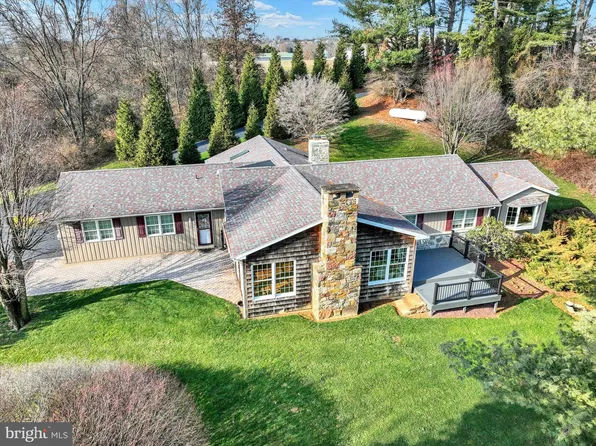51 Arnold Ln, York, PA 17406