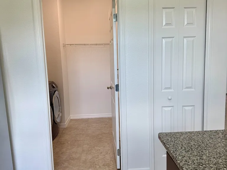 2259 Seven Oaks Dr — Photo 8