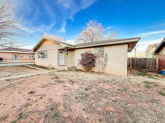 3rd image of 216 Texas St