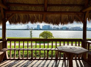 752 Executive Center Dr APT 112, West Palm Beach, FL 33401