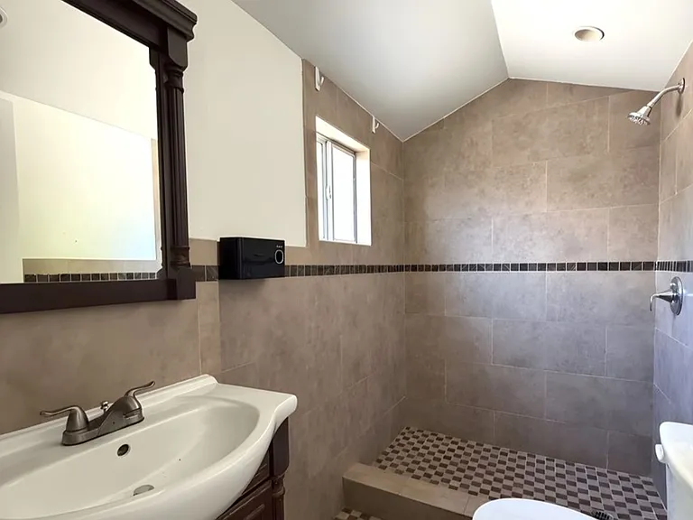 3561 Atlantic St #1/2 — Photo 10