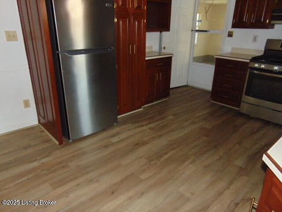 5th image of 5310 Galaxie Dr